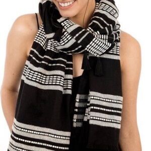 Stella & Dot Ines Scarf